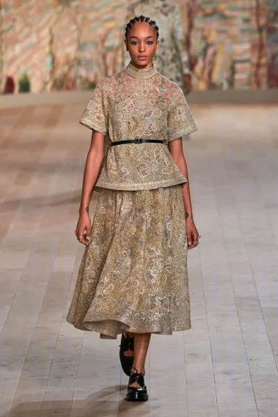 Look 36